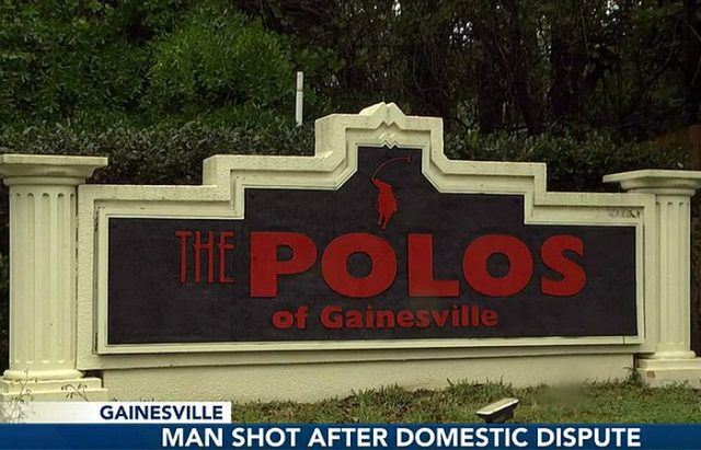 Polos Apartments