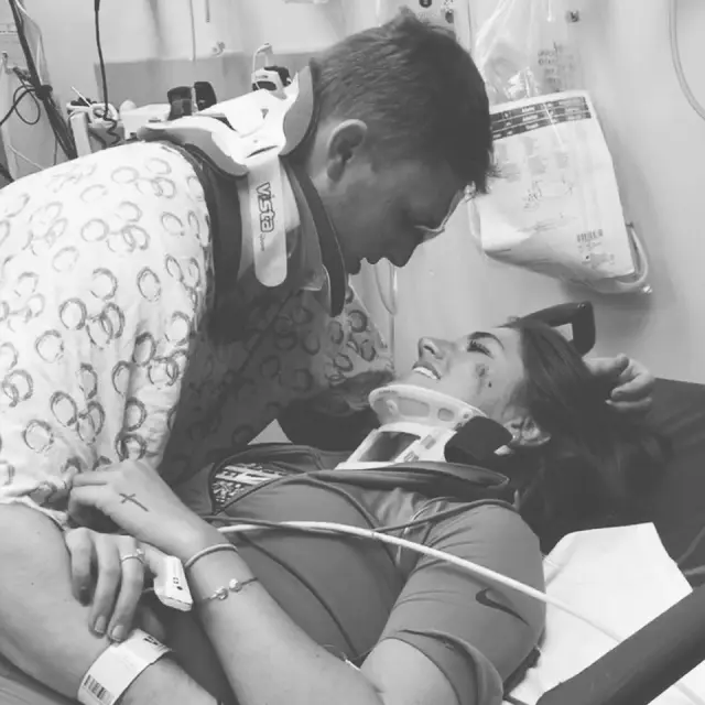 Arika Stovall Couple Crushed In Mangled Truck Woman Spots Smiling Man At Window