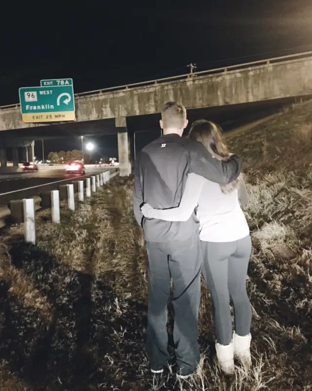 Arika Stovall Couple Crushed In Mangled Truck Woman Spots Smiling Man At Window