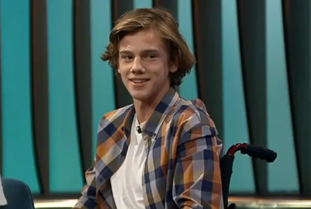 Sam Kanizay Dips Feet In Water, Horrified When He Looks Down