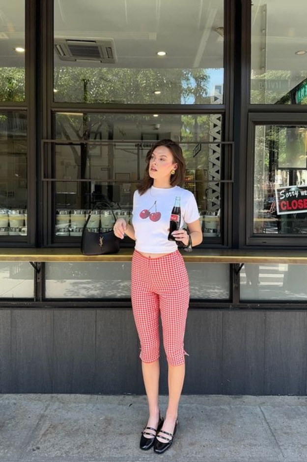 19 Capri Outfits That Actually Feel Stylish Again (Not Stuck in the Past)