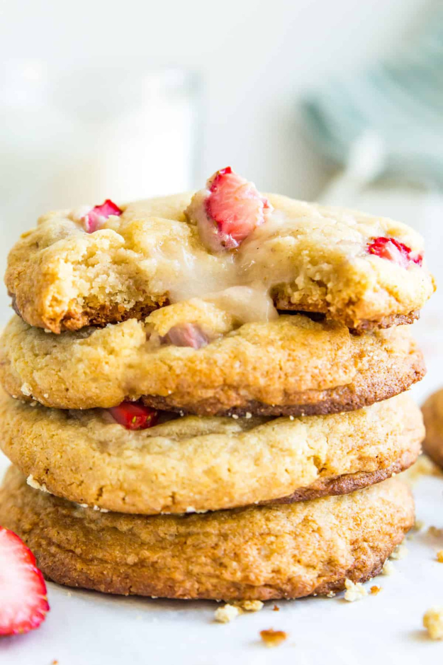 26 Strawberry Desserts That Are Almost Too Pretty to Eat (Almost)
