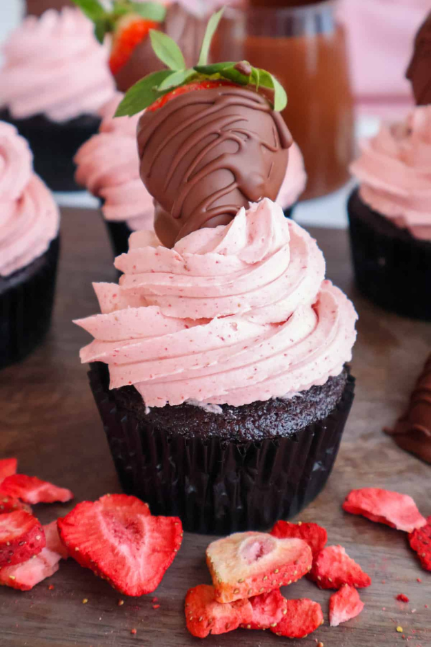 26 Strawberry Desserts That Are Almost Too Pretty to Eat (Almost)