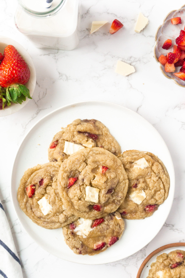 26 Strawberry Desserts That Are Almost Too Pretty to Eat (Almost)