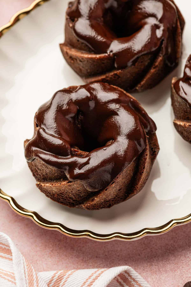 30 Rich & Utterly Irresistible Chocolate Desserts That Instantly Fix a Bad Day Fast