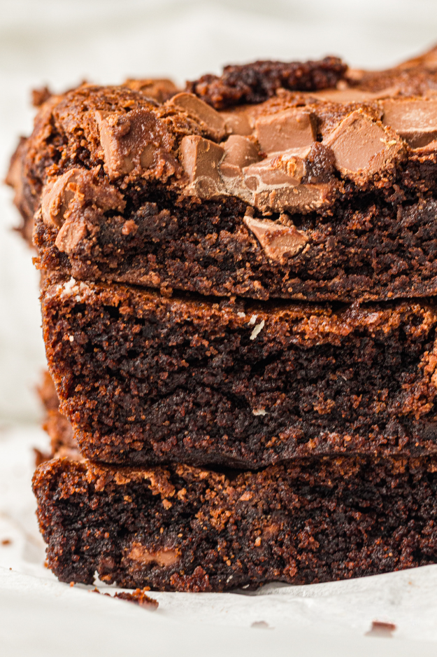 30 Rich & Utterly Irresistible Chocolate Desserts That Instantly Fix a Bad Day Fast