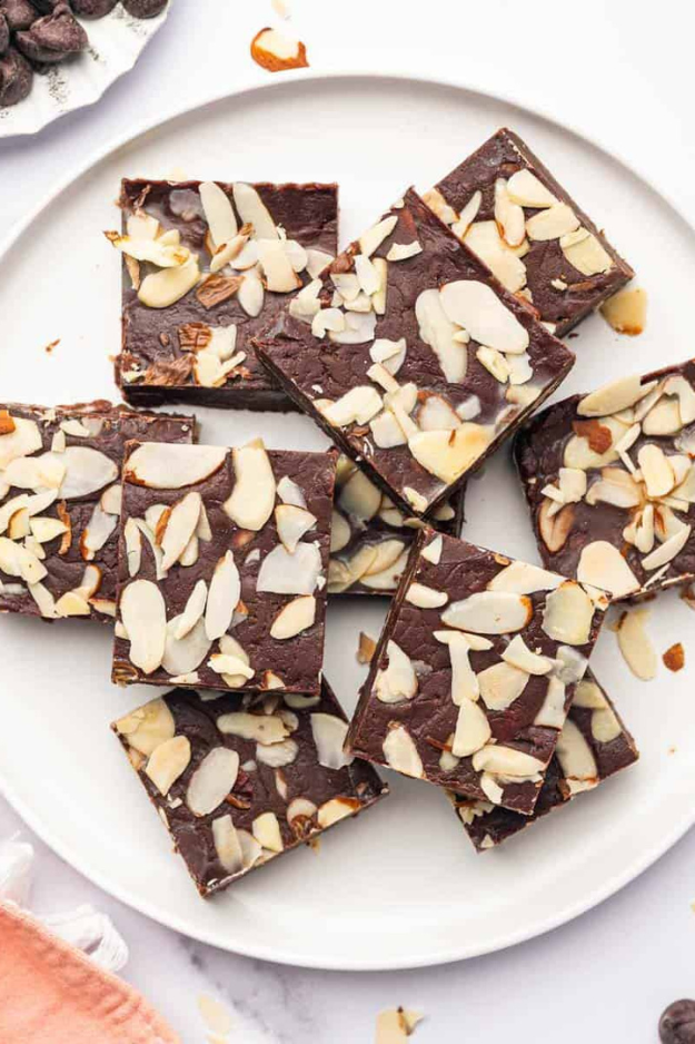 30 Rich & Utterly Irresistible Chocolate Desserts That Instantly Fix a Bad Day Fast