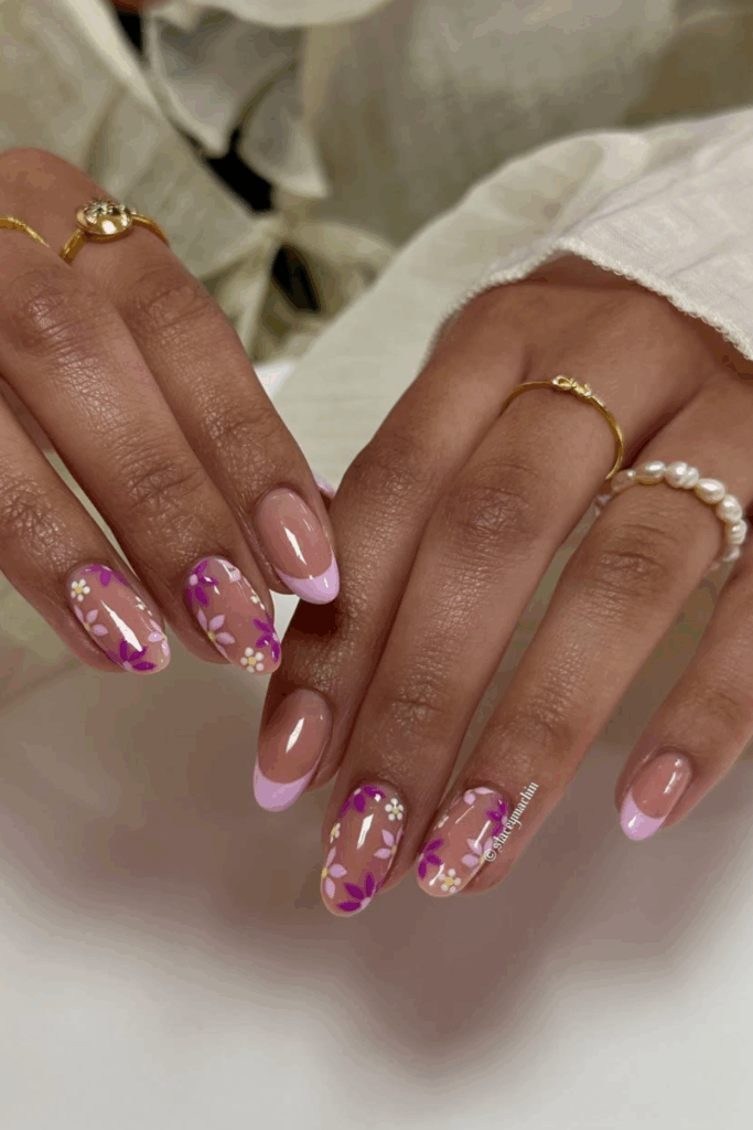 These 30 Flower Nails Are So Cute, You’ll Keep Looking at Your Hands These 30 Flower Nails Are So Cute, You’ll Keep Looking at Your Hands