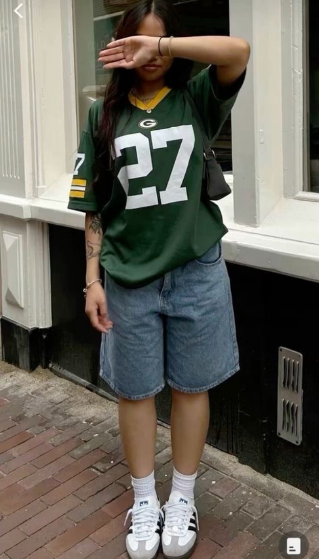 26 Jorts Outfits That Feel Effortless, Casual, and Just the Right Amount of Cool