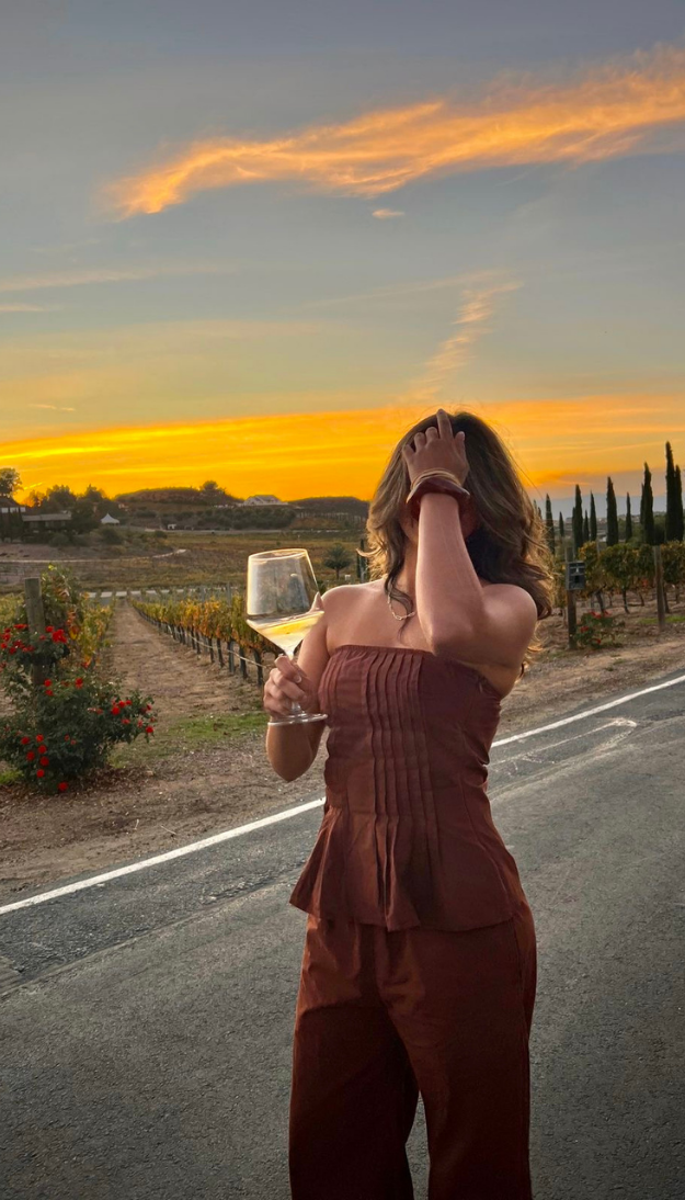 24 Cute Summer Winery Outfits Perfect for Picnics, Rosé, and Golden Hour Views