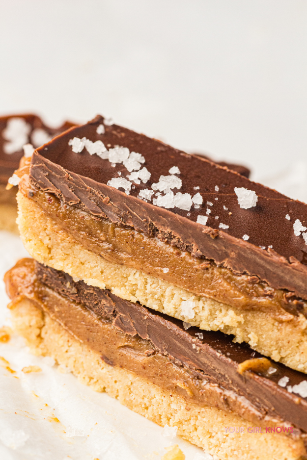 These Healthy No-Bake Caramel Chocolate Bars Taste Way Too Good to Be Healthy These Healthy No-Bake Caramel Chocolate Bars Taste Way Too Good to Be Healthy