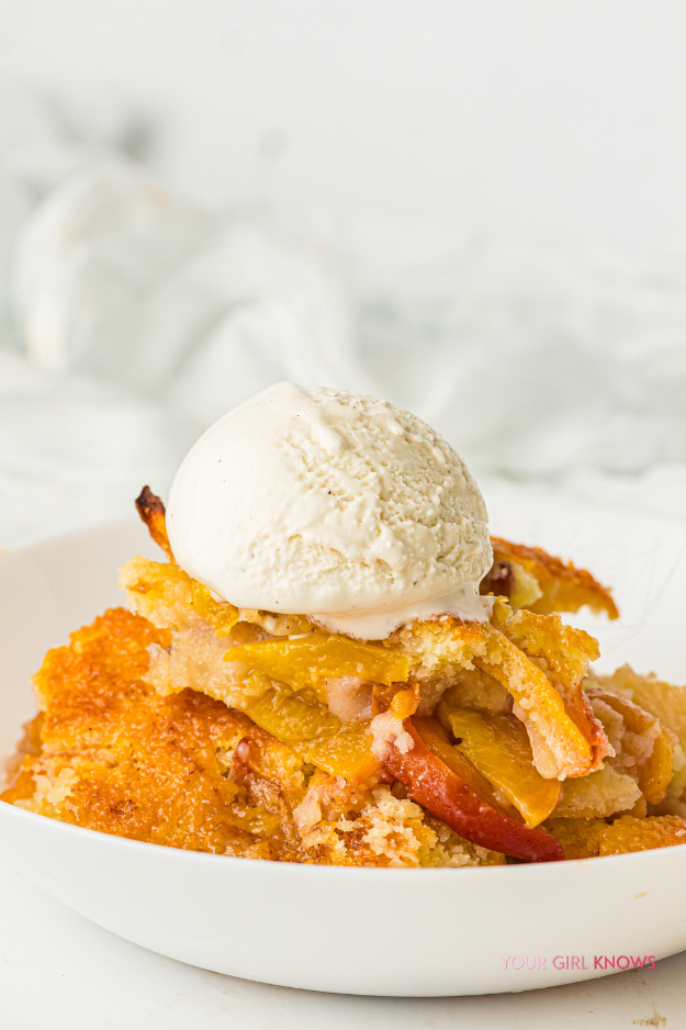 This Buttery Peach Cobbler Has the Internet Completely Obsessed