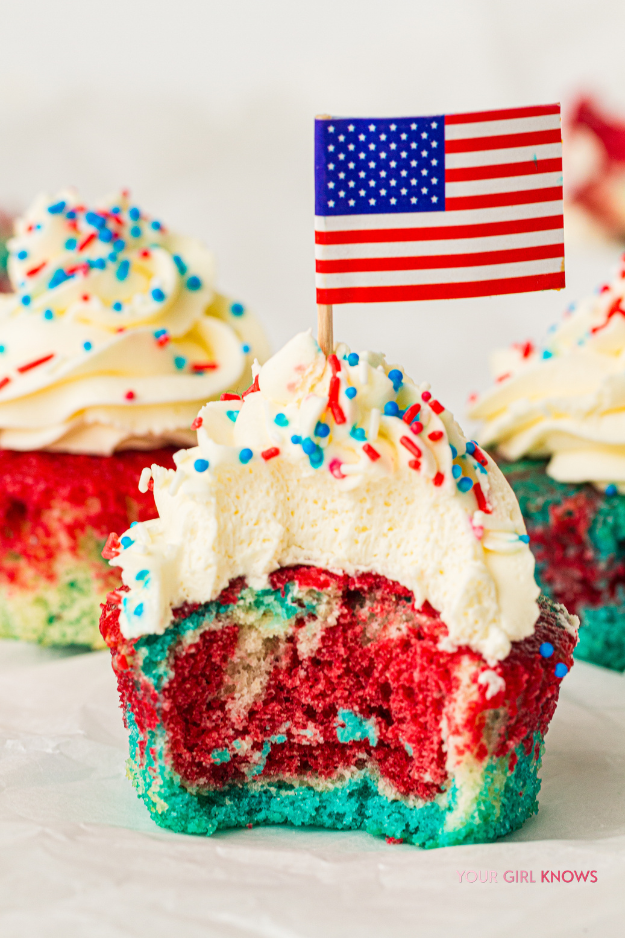 These Viral 4th of July Tie-Dye Cupcakes Are Too Cool to Skip