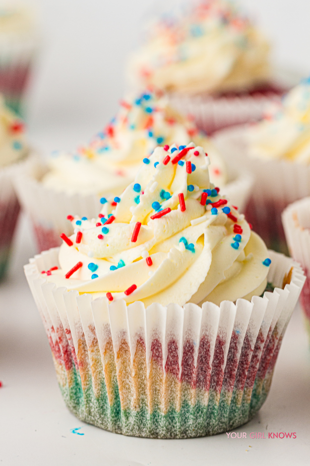 These Viral 4th of July Tie-Dye Cupcakes Are Too Cool to Skip