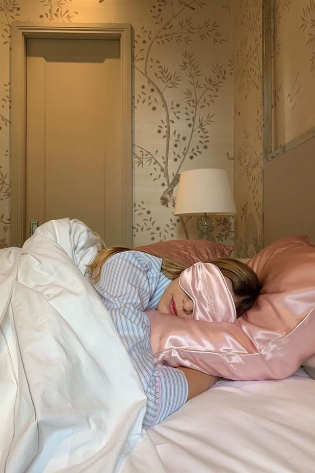14 Overnight Beauty Tips to Wake Up Pretty (While You Sleep)