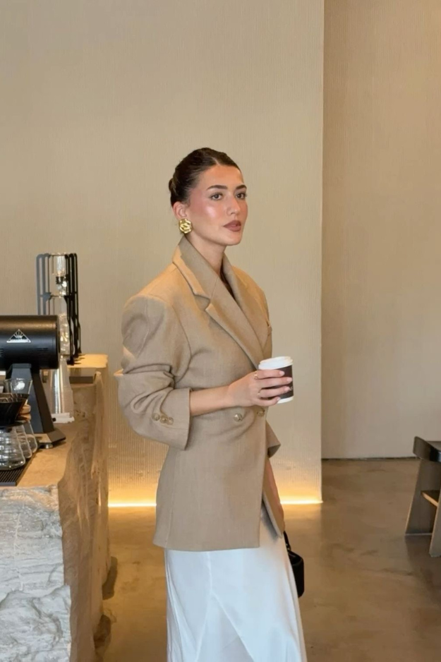 13 Subtle Things Only Rich Women Wear (That You Might Miss)