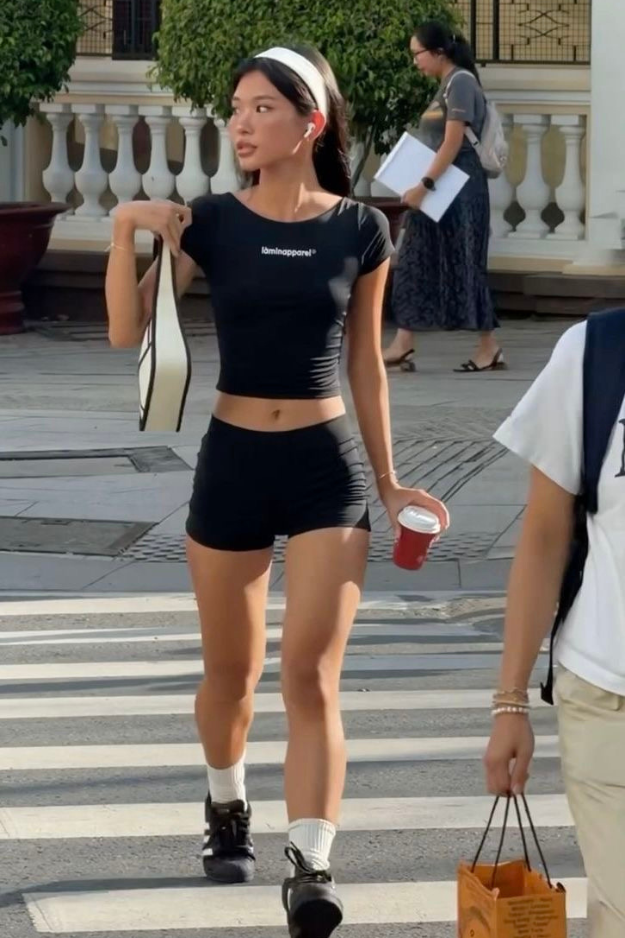 14 Terrible Outfit Mistakes That Make You Look Short (And What to Do Instead)