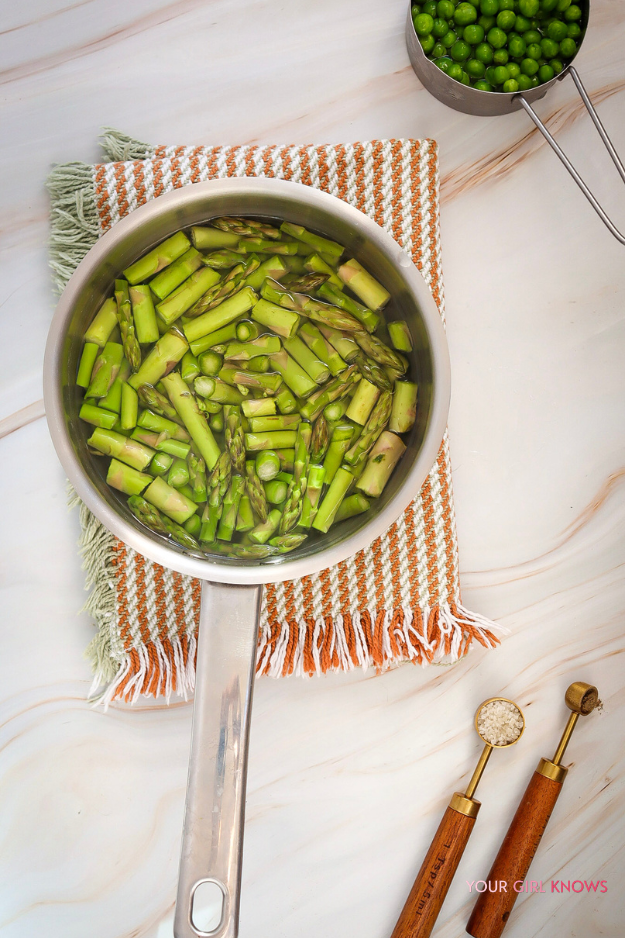 Healthy Asparagus Spring Salad with Soft Boiled Eggs That Actually Satisfies Healthy Asparagus Spring Salad with Soft Boiled Eggs That Actually Satisfies
