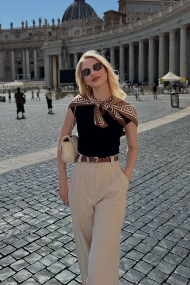 3-Contrast Top & Tailored Pants 3-Contrast Top & Tailored Pants