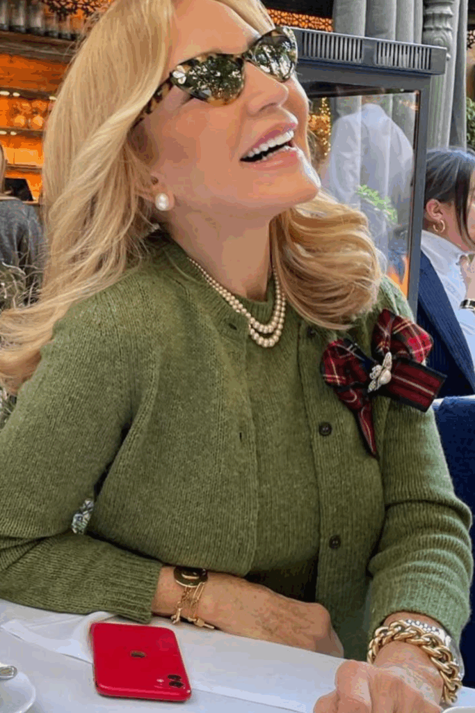 9 Unique Fashion Tips for an Old, Busty, Petite Woman Who Wants to Look Chic