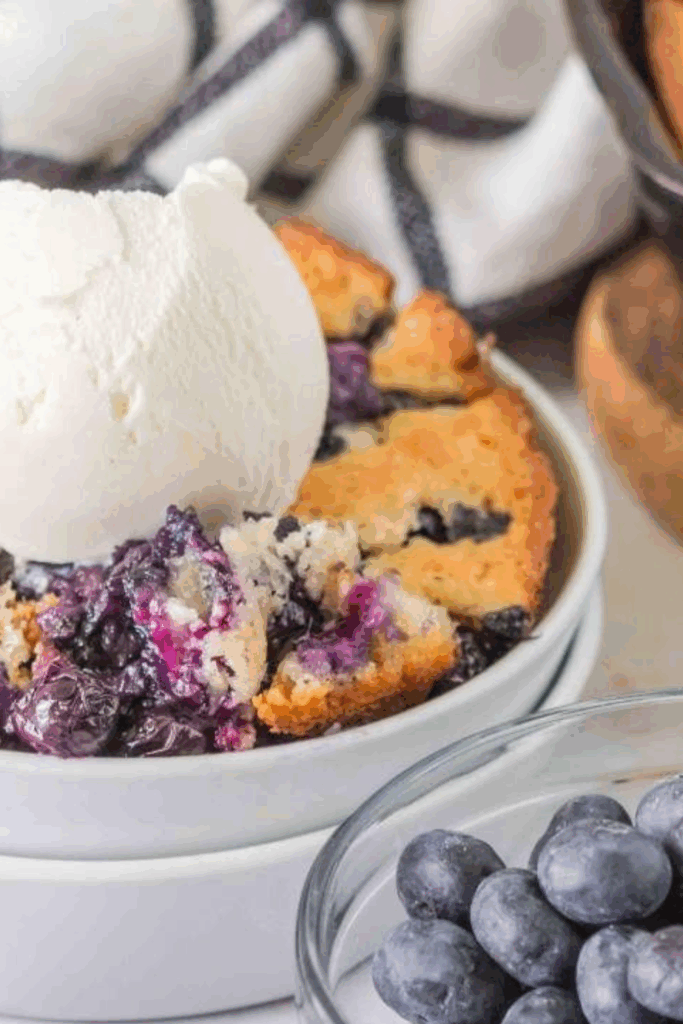 28 Easy Blueberry Recipes Everyone’s Baking, Blending, and Obsessing Over 28 Easy Blueberry Recipes Everyone’s Baking, Blending, and Obsessing Over