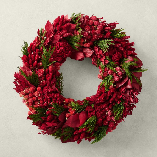 The 19 Christmas Wreaths Everyone’s Obsessed With This Holiday Season The 19 Christmas Wreaths Everyone’s Obsessed With This Holiday Season