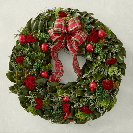 The 19 Christmas Wreaths Everyone’s Obsessed With This Holiday Season The 19 Christmas Wreaths Everyone’s Obsessed With This Holiday Season
