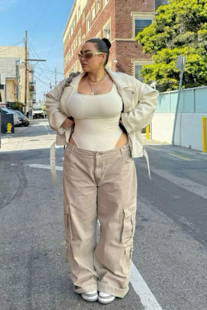 16 Style Secrets Every Short and Curvy Girl Needs to Know to Look 10x More Confident 16 Style Secrets Every Short and Curvy Girl Needs to Know to Look 10x More Confident