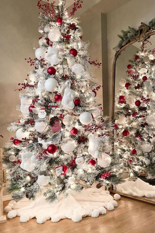 The 12 White Christmas Trees That Turn Your Home Into a Snowy Fairytale The 12 White Christmas Trees That Turn Your Home Into a Snowy Fairytale