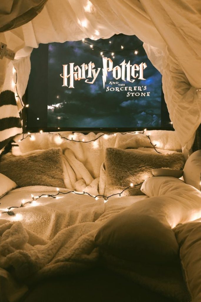 14 Romantic Low Cost Activities for Couples To Fall In Love Without Falling Broke 14 Romantic Low Cost Activities for Couples To Fall In Love Without Falling Broke