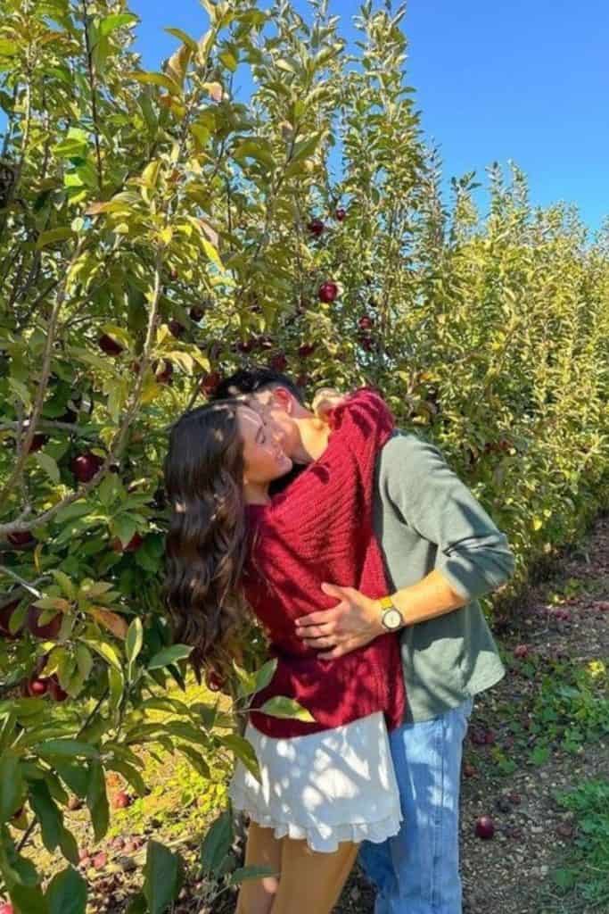 50 Fall Date Ideas That’ll Make You Hope It Never Stops Getting Cold 50 Fall Date Ideas That’ll Make You Hope It Never Stops Getting Cold