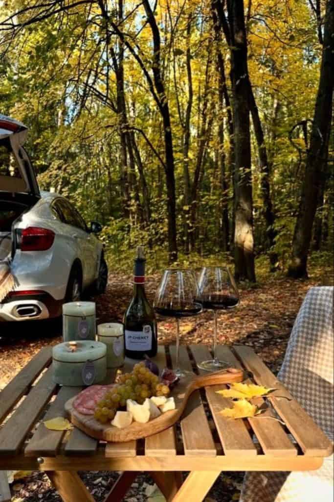 50 Fall Date Ideas That’ll Make You Hope It Never Stops Getting Cold 50 Fall Date Ideas That’ll Make You Hope It Never Stops Getting Cold