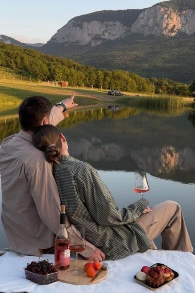 50 Fall Date Ideas That’ll Make You Hope It Never Stops Getting Cold 50 Fall Date Ideas That’ll Make You Hope It Never Stops Getting Cold