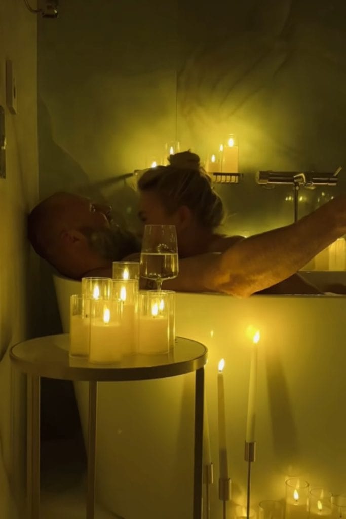 50 Cute Date Ideas for 9-5 Couples Who Are Booked, Busy But Still Obsessed with Each Other 50 Cute Date Ideas for 9-5 Couples Who Are Booked, Busy But Still Obsessed with Each Other
