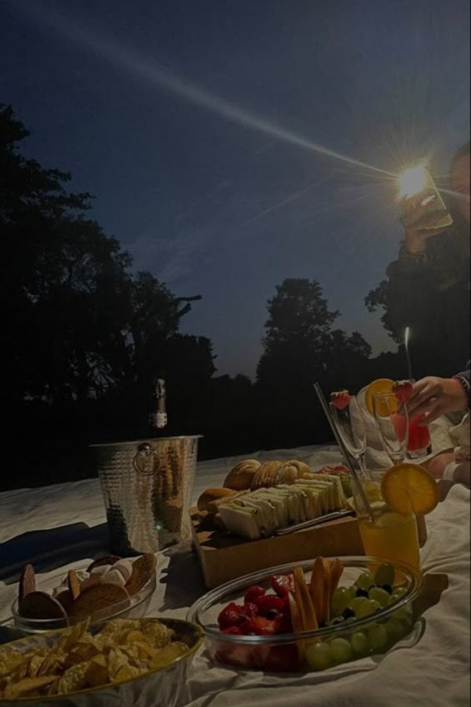 50 Cute Date Ideas for 9-5 Couples Who Are Booked, Busy But Still Obsessed with Each Other 50 Cute Date Ideas for 9-5 Couples Who Are Booked, Busy But Still Obsessed with Each Other