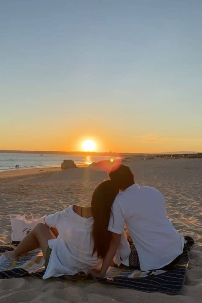 50 Cute Date Ideas for 9-5 Couples Who Are Booked, Busy But Still Obsessed with Each Other 50 Cute Date Ideas for 9-5 Couples Who Are Booked, Busy But Still Obsessed with Each Other