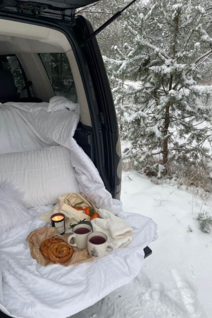 The 21 Snow Date Ideas Every Couple Needs on Their Winter Bucket List The 21 Snow Date Ideas Every Couple Needs on Their Winter Bucket List