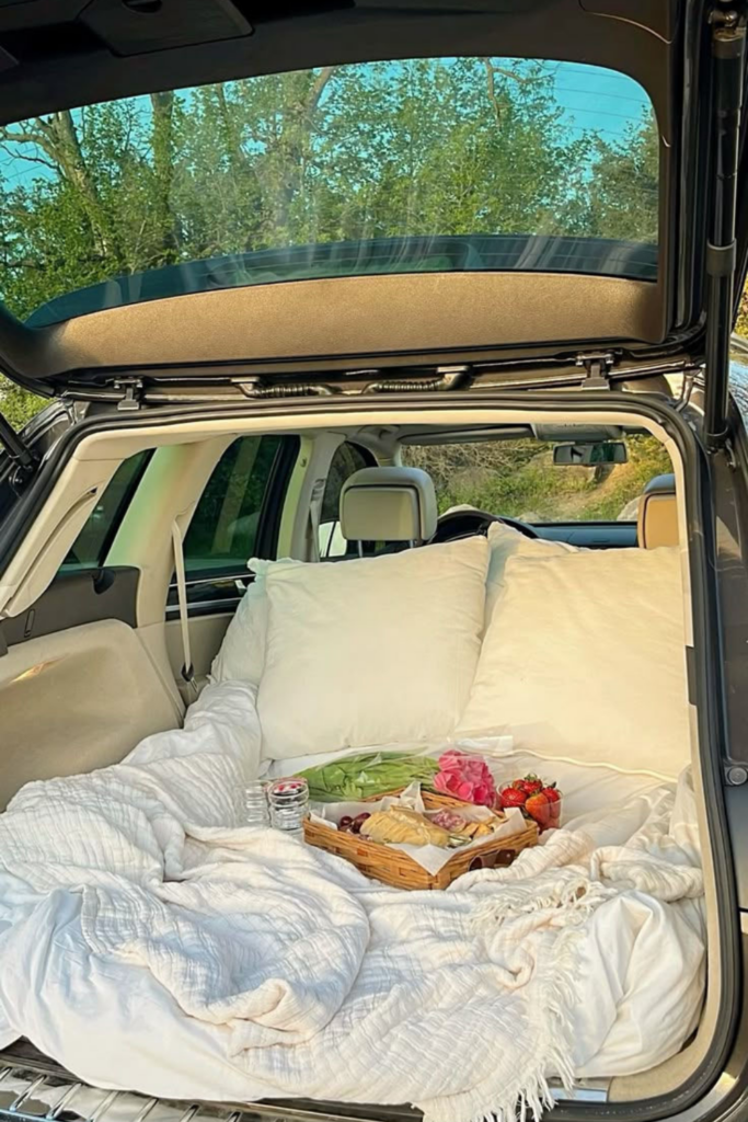 20 Picnic Date Ideas That Feel Straight Out of a Summer Romance Novel 20 Picnic Date Ideas That Feel Straight Out of a Summer Romance Novel