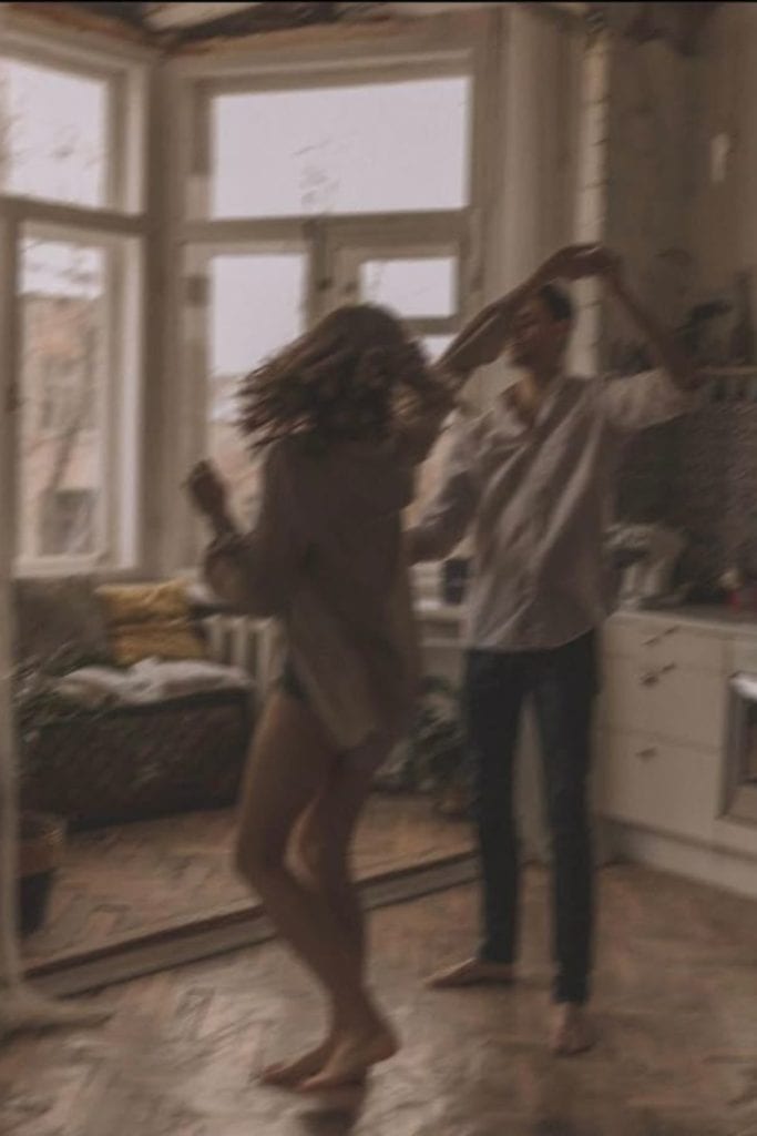 50 No Screen Date Ideas for That Old-School, Butterflies-in-Your-Belly Kind of Love