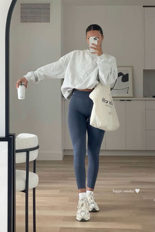 15 Chic Blue Leggings Outfits That Prove Color Is the New Neutral 15 Chic Blue Leggings Outfits That Prove Color Is the New Neutral