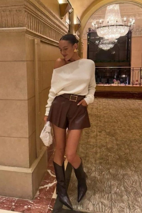 The 23 Brown Shorts Outfits That Take You From Coffee Runs to Cocktails The 23 Brown Shorts Outfits That Take You From Coffee Runs to Cocktails
