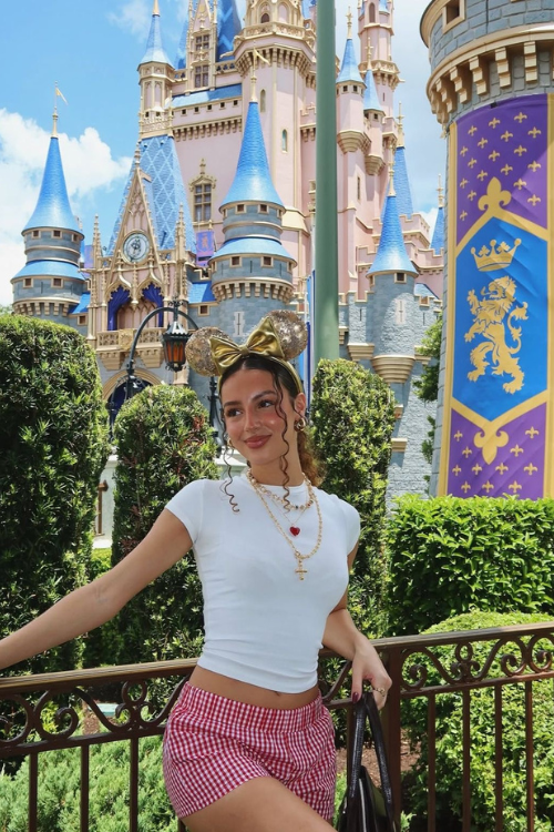19 Disney Outfits So Perfect Even Minnie Would Approve 19 Disney Outfits So Perfect Even Minnie Would Approve