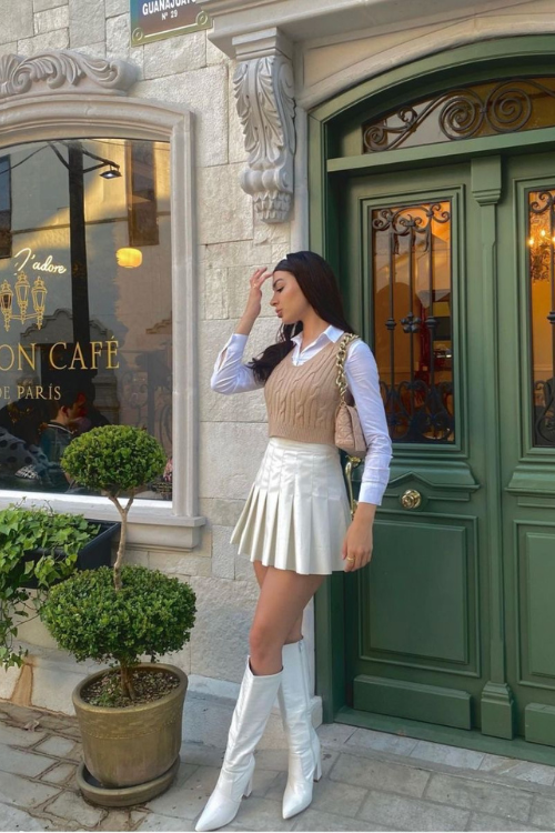 The 28 Coquette Outfits Every Romantic It-Girl Is Wearing Right Now The 28 Coquette Outfits Every Romantic It-Girl Is Wearing Right Now