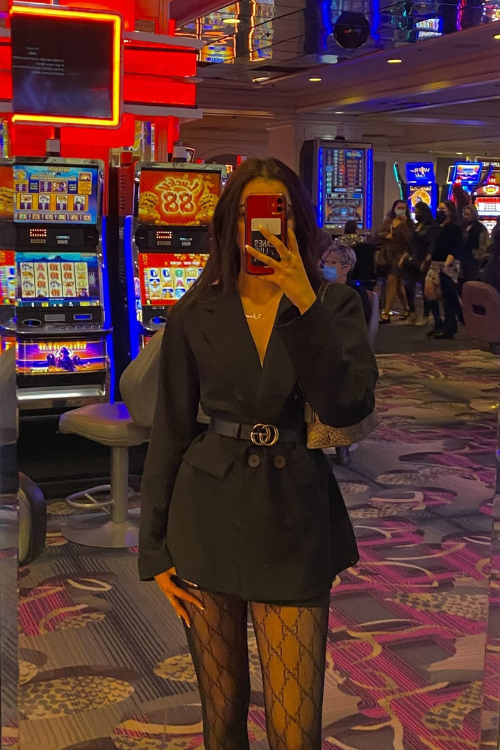 33 Hottest Casino Outfits That Guarantee All Eyes on You