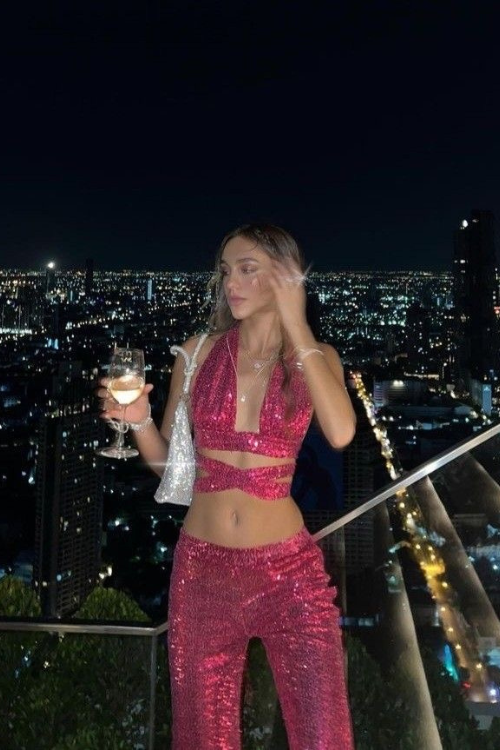 33 Hottest Casino Outfits That Guarantee All Eyes on You