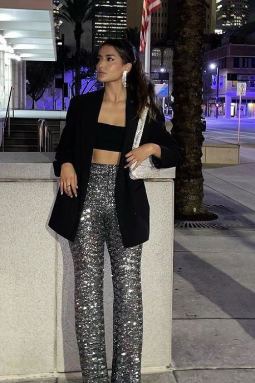 33 Hottest Casino Outfits That Guarantee All Eyes on You