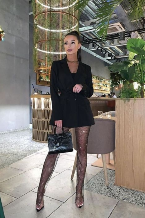 33 Hottest Casino Outfits That Guarantee All Eyes on You