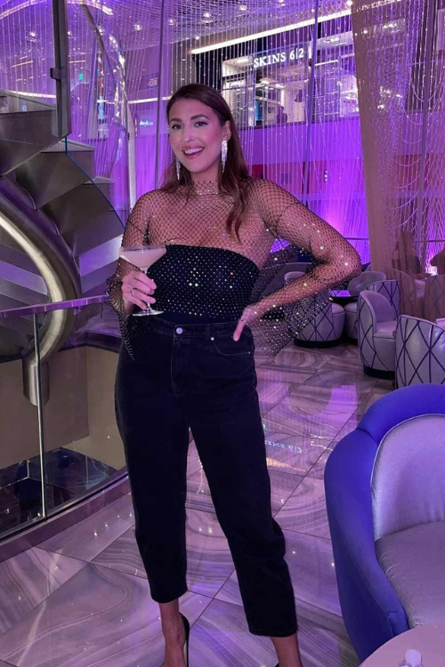 33 Hottest Casino Outfits That Guarantee All Eyes on You