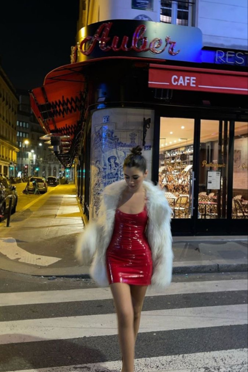 33 Hottest Casino Outfits That Guarantee All Eyes on You
