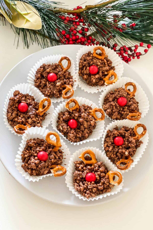 23 Festive Christmas Desserts Everyone Will Beg You to Make Again 23 Festive Christmas Desserts Everyone Will Beg You to Make Again